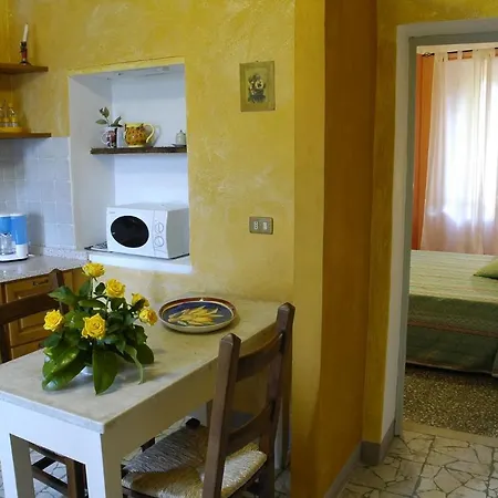 Gualdo Sleeps 2 With Pool And Wifi