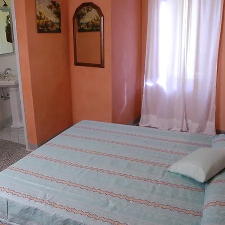 Gualdo Sleeps 2 With Pool And Wifi